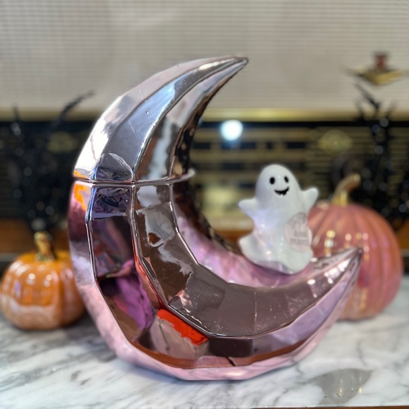 ✨NEW💖Cobwebs and Cauldrons Pink Metallic Ceramic Moon with Ghost Cookie Jar🌙 - Picture 8 of 12